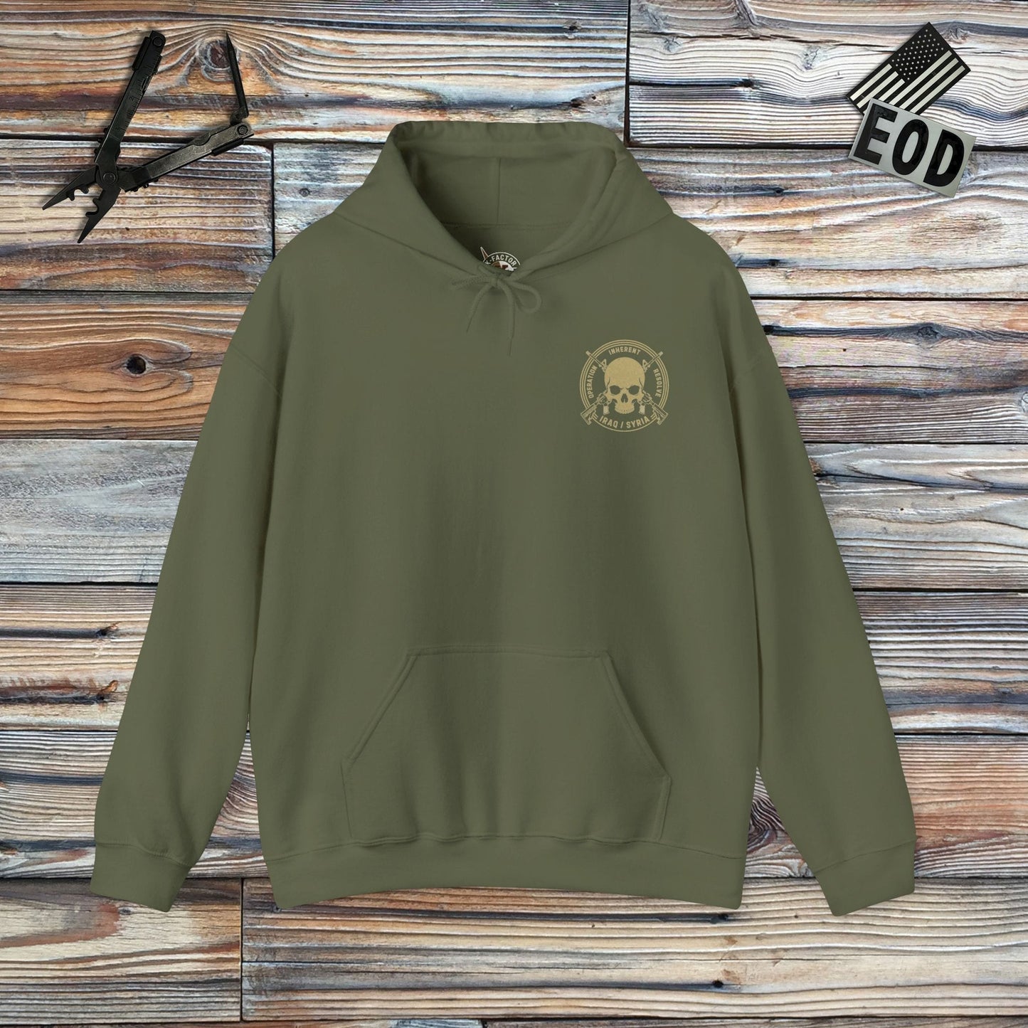 K-Factor Supply Co Skull & Carbines - OIR (Iraq/Syria) [Back Print] Hoodie Military Green / S